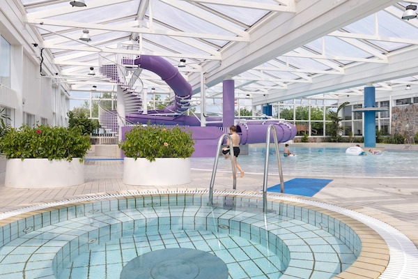 Foto van 6 persoons vakantie huis op een vakantie park in Hanstholm - Pool
