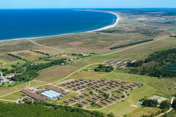 Foto van 6 persoons vakantie huis op een vakantie park in Hanstholm - Outdoor