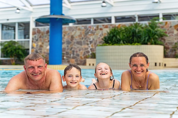Foto van 6 persoons vakantie huis op een vakantie park in Hanstholm - Pool