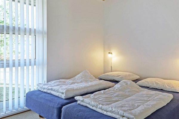 Foto van Modern cederhouten huisje vlak bij het strand - Vakantiehuis in Hasle - Indoor
