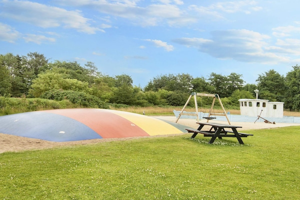 Foto van Charmante vakantiebestemming voor 4 personen - Vakantiehuis in Blåvand - Untagged