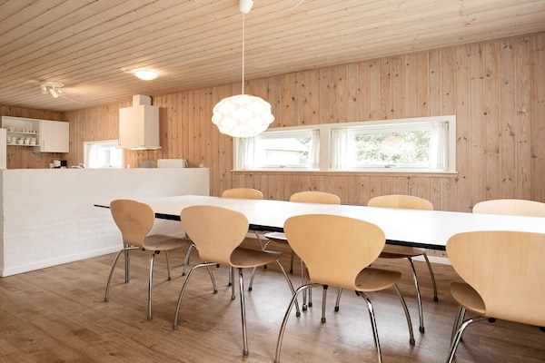 Foto van 10 persoons vakantie huis op een vakantie park in Blåvand - Indoor