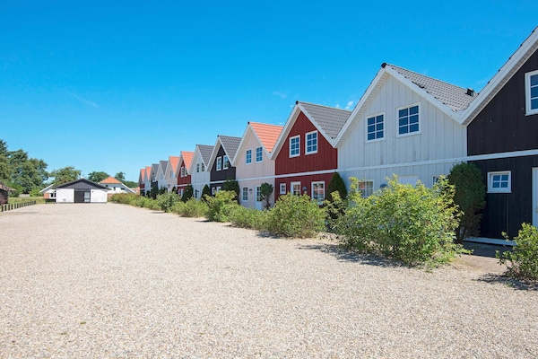 Foto van 6 persoons vakantie huis op een vakantie park in Blåvand - Indoor