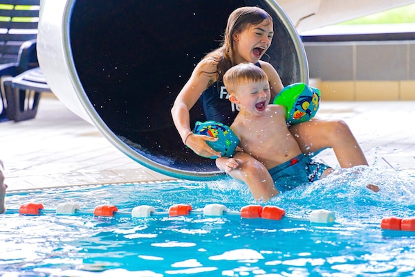 Foto van 6 persoons vakantie huis op een vakantie park in Blåvand - Pool