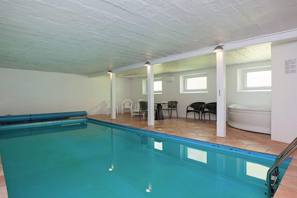 Foto van Luxe vakantieverblijf met zwembad - Vakantiehuis in Thyholm - Pool