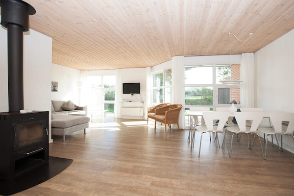Foto van 6 persoons vakantie huis op een vakantie park in Blåvand - Indoor