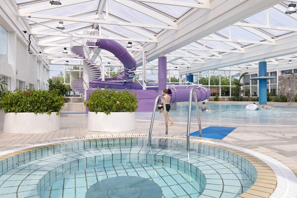 Foto van 6 persoons vakantie huis op een vakantie park in Hanstholm - Pool