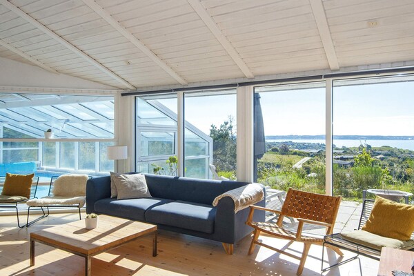 Foto van Panoramisch zwembad toevluchtsoord -- By Traum Ferienwohnungen - Indoor