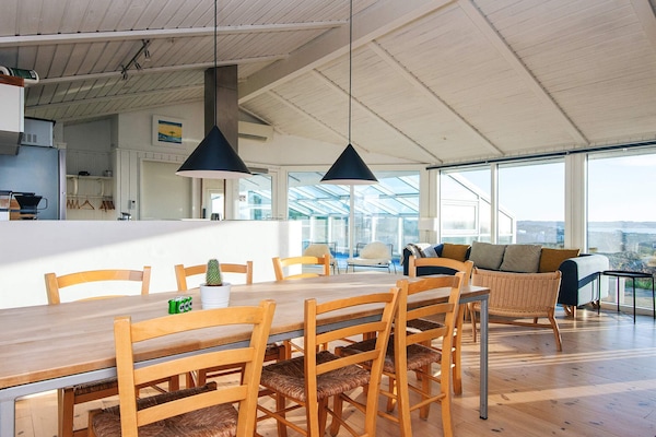 Foto van Panoramisch zwembad toevluchtsoord -- By Traum Ferienwohnungen - Indoor
