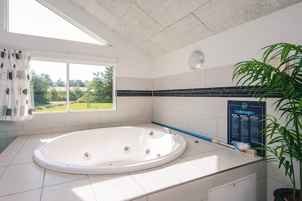 Foto van Luxe strandverblijf -- By Traum Ferienwohnungen - Vakantiehuis in Blåvand - Spa