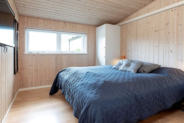 Foto van Luxe vakantieverblijf met zwembad - Vakantiehuis in Væggerløse - Indoor