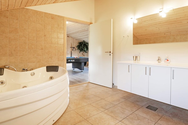 Foto van 8 persoons vakantie huis in Ålbæk - Vakantiehuis in Ålbæk - Spa