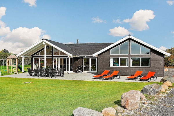 Foto van Luxe villa met zwembad aan zee - Vakantiehuis in Bogense - Outdoor