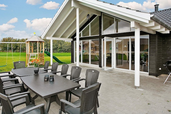 Foto van Luxe villa met zwembad aan zee - Vakantiehuis in Bogense - Untagged