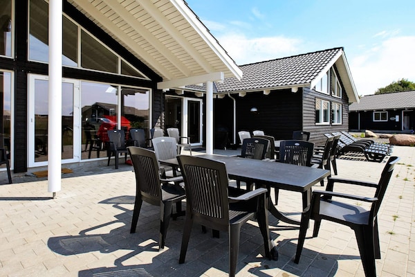 Foto van Luxe villa met zwembad aan zee - Vakantiehuis in Bogense - View