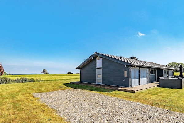 Foto van Vakantiehuis aan de kust met spa en sauna - Vakantiehuis in Rudkøbing - Outdoor