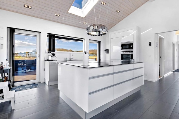 Foto van Vakantiehuis aan de kust met spa en sauna - Vakantiehuis in Rudkøbing - WaterView
