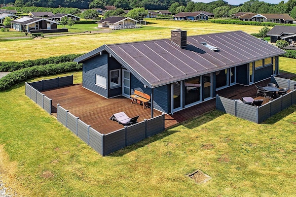 Foto van Vakantiehuis aan de kust met spa en sauna - Vakantiehuis in Rudkøbing - Outdoor