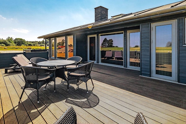 Foto van Vakantiehuis aan de kust met spa en sauna - Vakantiehuis in Rudkøbing - Outdoor