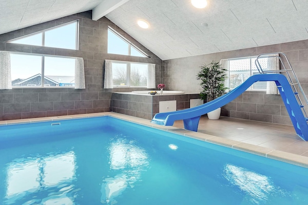 Foto van Luxe strandhuis voor 20 personen - Vakantiehuis in Sydals - Pool