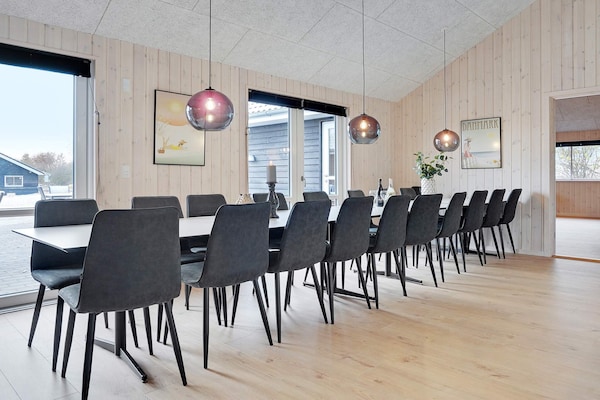 Foto van Luxe strandhuis voor 20 personen - Vakantiehuis in Sydals - Indoor