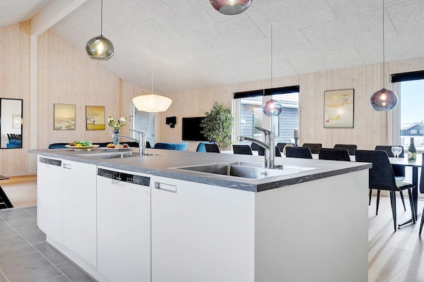 Foto van Luxe strandhuis voor 20 personen - Vakantiehuis in Sydals - Indoor