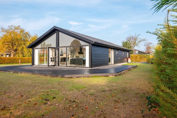 Foto van Luxe strandhuis met spa - Vakantiehuis in Børkop - Outdoor