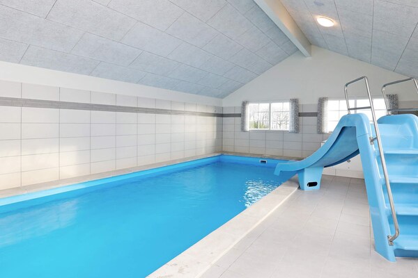 Foto van 26 persoons vakantie huis in Frørup - Vakantiehuis in Frørup - Pool