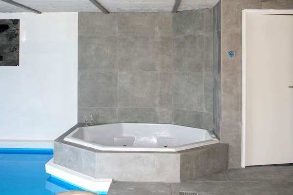 Foto van Luxe vakantieverblijf met zwembad - Vakantiehuis in Nordborg - Spa
