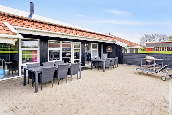 Foto van Luxe vakantieverblijf met zwembad - Vakantiehuis in Nordborg - Outdoor