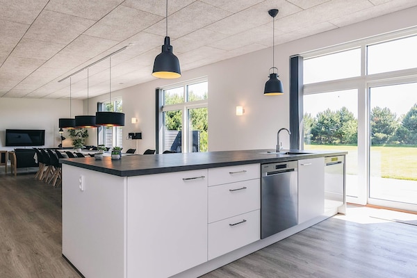 Foto van 14 persoons vakantie huis in Væggerløse-By Traum - Indoor