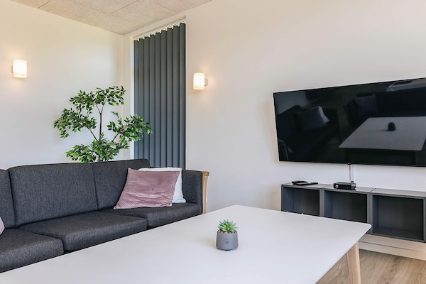 Foto van 14 persoons vakantie huis in Væggerløse-By Traum - Indoor