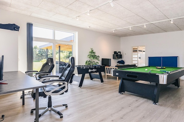 Foto van 14 persoons vakantie huis in Væggerløse-By Traum - Indoor