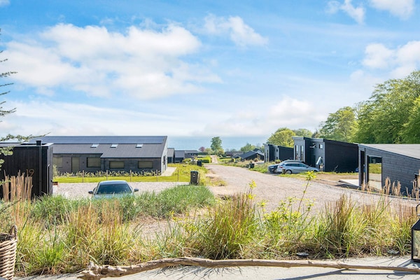 Foto van Panoramisch toevluchtsoord met zwembad - Vakantiehuis in Sjølund - WaterView