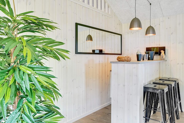 Foto van Luxe retraite voor 18 -- By Traum Ferienwohnungen - Vakantiehuis in Spøttrup - Indoor