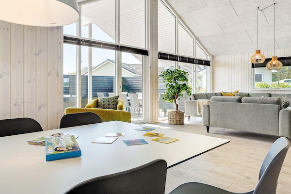 Foto van Luxe retraite voor 18 -- By Traum Ferienwohnungen - Vakantiehuis in Spøttrup - Indoor