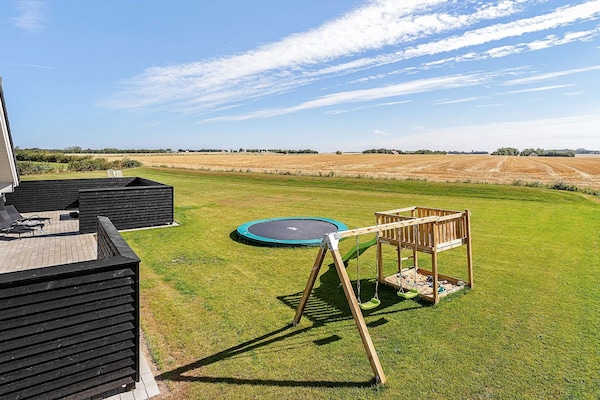 Foto van Luxe retraite voor 18 -- By Traum Ferienwohnungen - Vakantiehuis in Spøttrup - View
