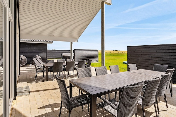 Foto van Luxe retraite voor 18 -- By Traum Ferienwohnungen - Vakantiehuis in Spøttrup - View