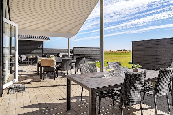 Foto van Luxe retraite voor 18 -- By Traum Ferienwohnungen - Vakantiehuis in Spøttrup - View