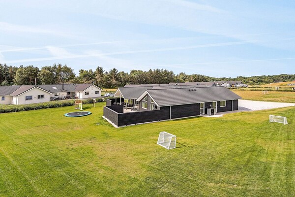 Foto van Luxe retraite voor 18 -- By Traum Ferienwohnungen - Vakantiehuis in Spøttrup - View