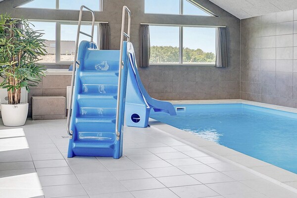Foto van Luxe verblijf aan de Limfjorden - Vakantiehuis in Spøttrup - Pool