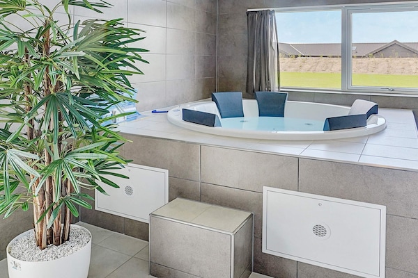 Foto van Luxe verblijf aan de Limfjorden - Vakantiehuis in Spøttrup - Spa