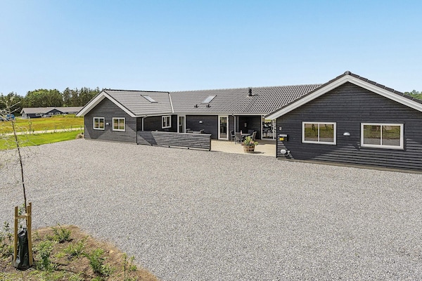 Foto van Luxe verblijf aan de Limfjorden - Vakantiehuis in Spøttrup - Outdoor