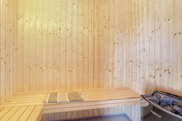Foto van Luxe verblijf aan de Limfjorden - Vakantiehuis in Spøttrup - Sauna