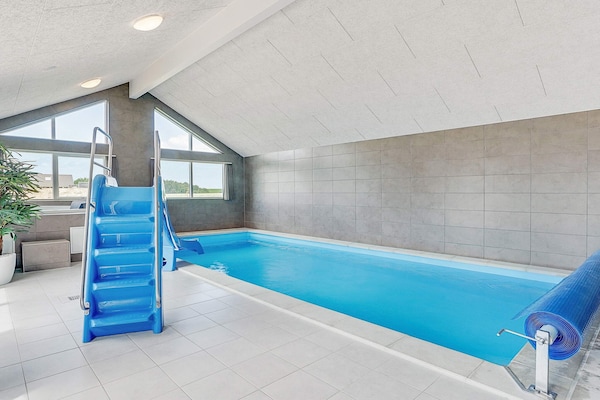 Foto van Luxe verblijf aan de Limfjorden - Vakantiehuis in Spøttrup - Pool