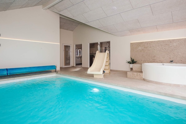 Foto van Luxe vakantieverblijf in Blavand - Vakantiehuis in Blåvand - Pool