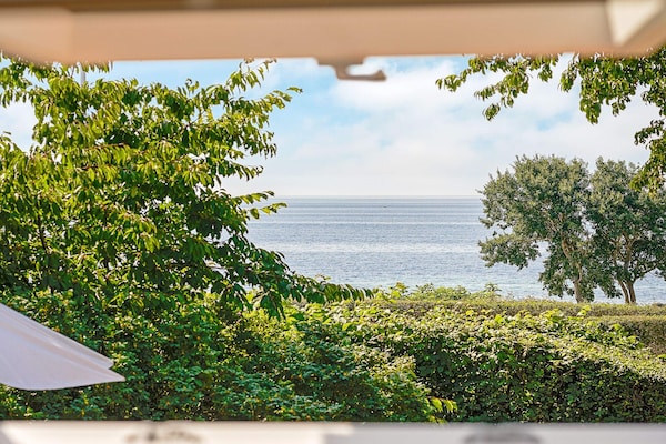 Foto van Charmant huisje aan zee - Vakantiehuis in Aakirkeby - View
