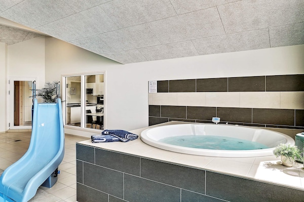 Foto van Luxe villa met zwembad in Vejby - Vakantiehuis in Vejby - Spa