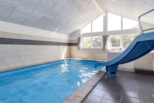 Foto van 20 persoons vakantie huis in Væggerløse - Vakantiehuis in Væggerløse - Pool