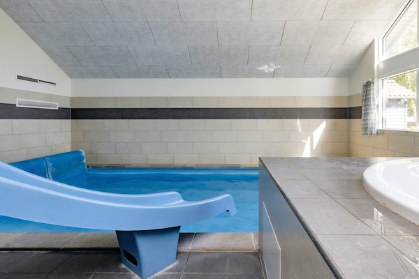 Foto van 20 persoons vakantie huis in Væggerløse - Vakantiehuis in Væggerløse - Pool